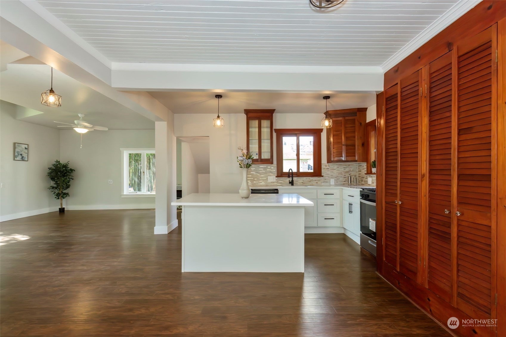 Cambrian Ave, Bremerton, WA 98312