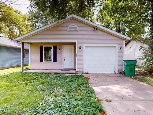 28 Sycamore Dr, Painesville, OH, 44077-4582 | Card Image