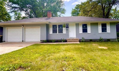 9203 James A Reed Rd, Kansas City, MO, 64138-4344 | Card Image