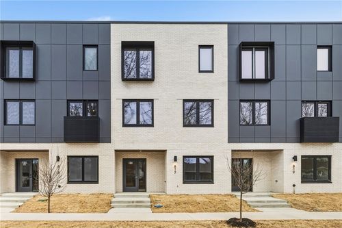 817 Se H St, Bentonville, AR, 72712-6443 | Card Image