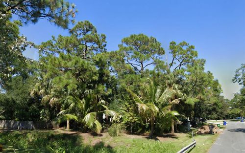 726 Wentworth St, Sebastian, FL, 32958-4852 | Card Image