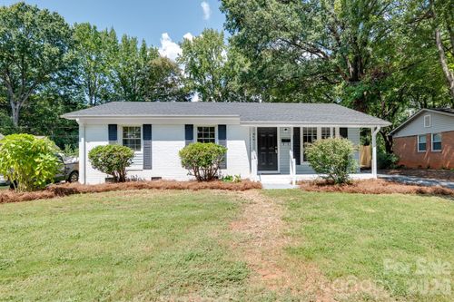 823 Farmcrest Dr, Charlotte, NC, 28206-1362 | Card Image