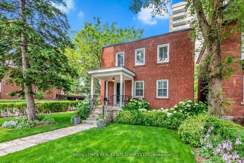 main-floor-42 Gormley Ave, Toronto, ON, M4V1Y8 | Card Image