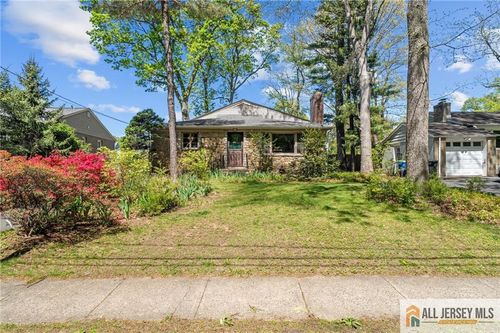 552 Parkview Ave, North Plainfield, NJ, 07063-1855 | Card Image