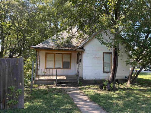 1021 N Poplar St, Newton, KS, 67114-1962 | Card Image