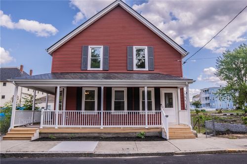 132 Chestnut St, Woonsocket, RI, 02895-4121 | Card Image