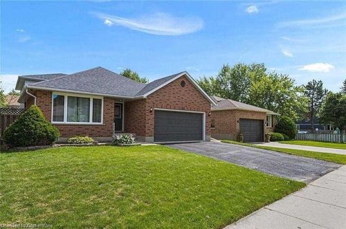 90 Penelope Dr, Kitchener, ON, N2N3C5 | Card Image
