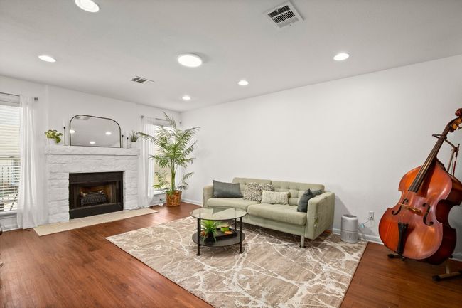 UNIT-17 - 6900 E Riverside Dr, Condo with 2 bedrooms, 3 bathrooms and 1 parking in Austin TX | Image 6