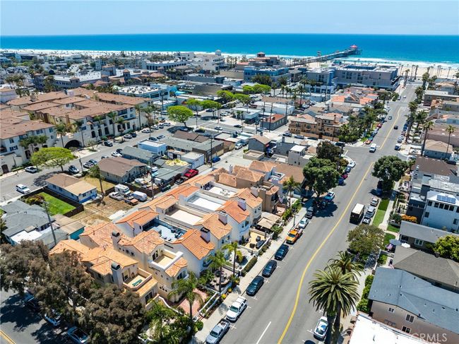 326 6 Th St, House other with 4 bedrooms, 5 bathrooms and 2 parking in Huntington Beach CA | Image 61