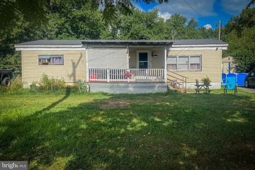 64 Fegan Rd, BUNKER HILL, WV, 25413-2071 | Card Image