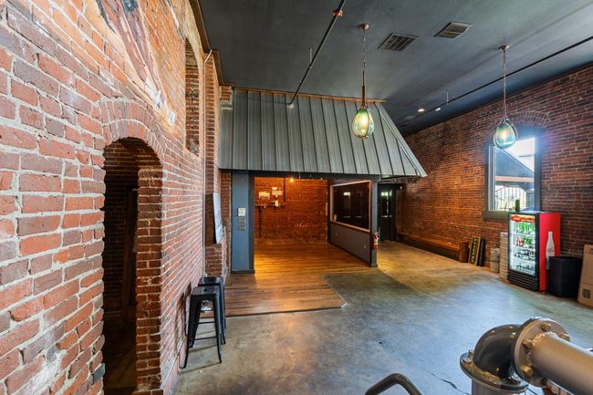 backatentry | Image 10