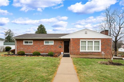 126 Lawrence Ave, Butler, PA, 16001-2822 | Card Image