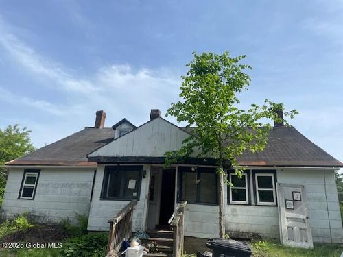 86 Fuller Rd, Corinth, NY, 12822-1910 | Card Image