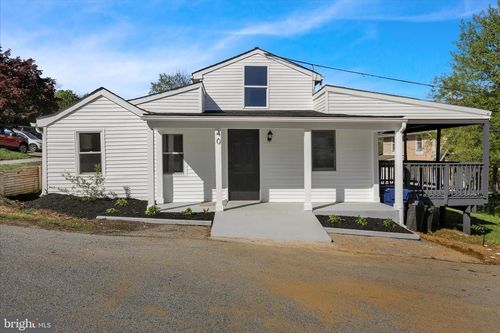 40 W Birch St, COATESVILLE, PA, 19320-4031 | Card Image