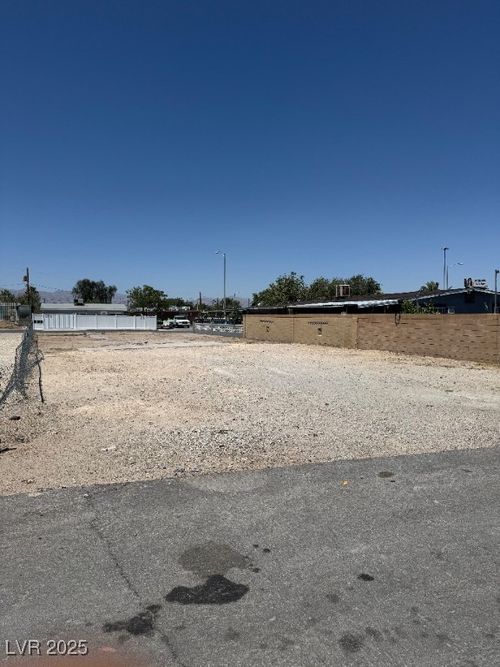 211 W Monroe Ave, Las Vegas, NV, 89106-3126 | Card Image
