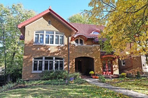 4 Burton Woods Ln, Cincinnati, OH, 45229-1321 | Card Image