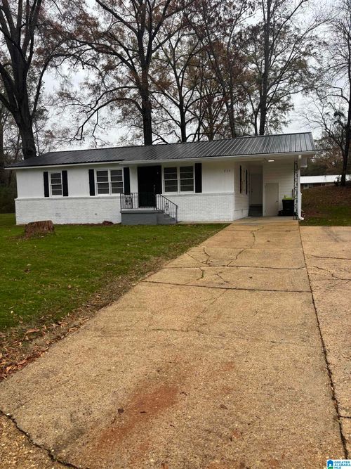824 Magnolia Dr, Sylacauga, AL, 35150-4516 | Card Image