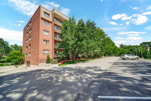 unit-505-127 Acacia Cir, Indian Head Park, IL, 60525-9052 | Card Image