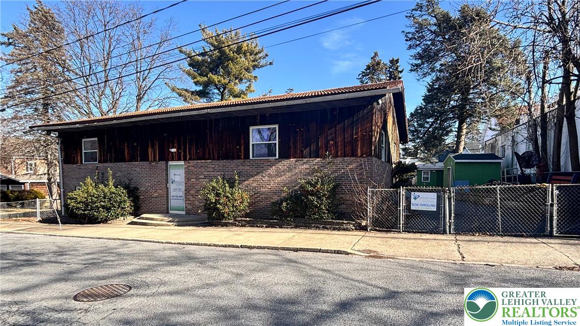2302 S 5Th St, Allentown, PA 18103