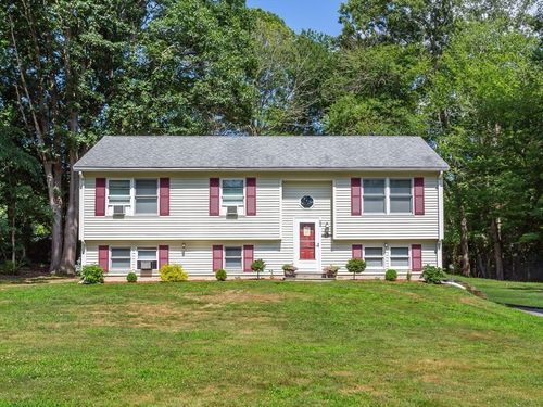 22 Reservoir Ave, Swansea, MA, 02777-3535 | Card Image