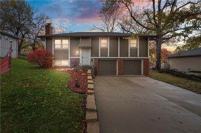 1912 Se Piccadilly Street, House other with 3 bedrooms, 2 bathrooms and null parking in Blue Springs MO | Image 1