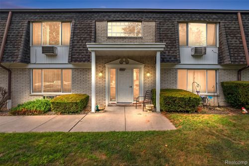 b8-384 W Drahner Rd, Oxford, MI, 48371-5092 | Card Image