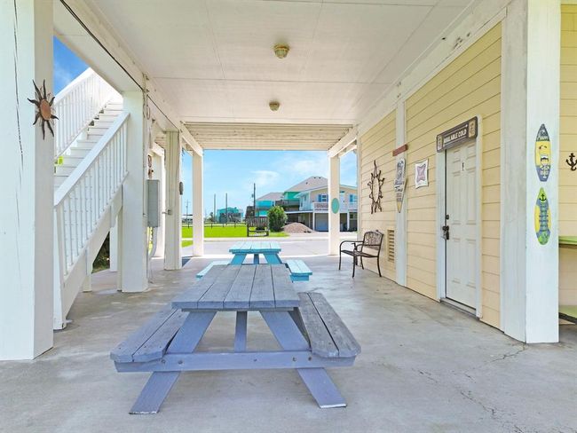 933 Westview, House other with 2 bedrooms, 2 bathrooms and 1 parking in Crystal Beach TX | Image 13