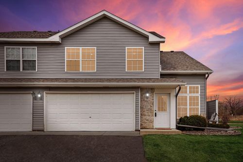 635 Meadow Ln, Somerset, WI, 54025-7581 | Card Image