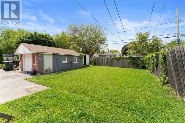 1033 Harrison Ave, House other with 3 bedrooms, 2 bathrooms and null parking in Windsor ON | Image 26