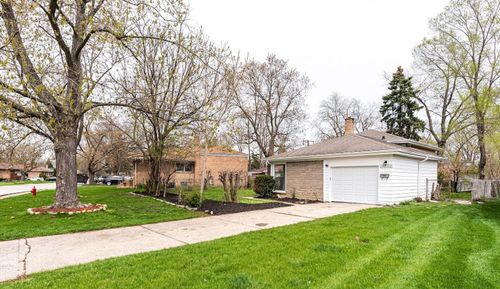 16039 Marian Dr, South Holland, IL, 60473-1750 | Card Image