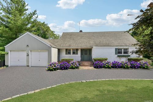 98 Middle Road, Blue Point, NY, 11715 | Card Image