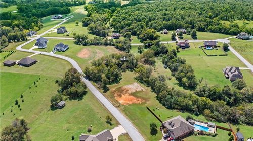 2 Southern View, Siloam Springs, AR, 72761 | Card Image
