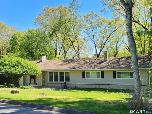 136 Knoll Dr, Hamden, CT, 06518-1309 | Card Image
