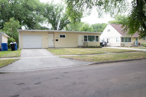1017 18th St S, Fargo, ND, 58103-2925 | Card Image