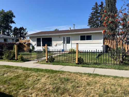 5012 53 Street, Rocky Mountain House, AB, T4T1E7 | Card Image