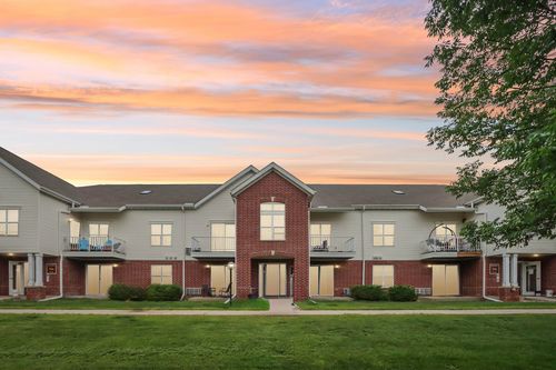 apt-110-33A Grand Canyon Dr, Baraboo, WI, 53913-9085 | Card Image