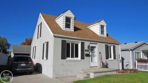 28741 Essex St, Roseville, MI, 48066-2541 | Card Image