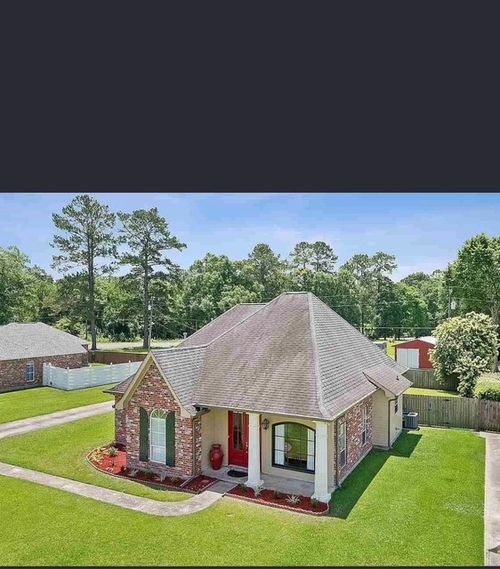 7432 Lake Meadow Dr, Denham Springs, LA, 70706-0949 | Card Image
