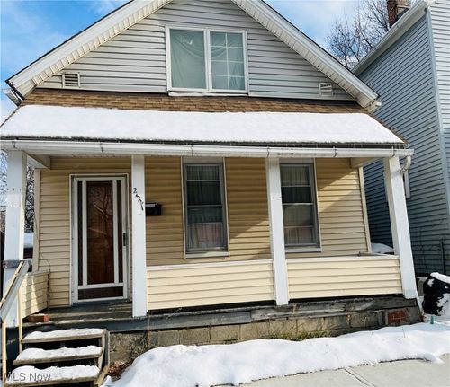 2321 E 101st St, Cleveland, OH, 44106-3509 | Card Image