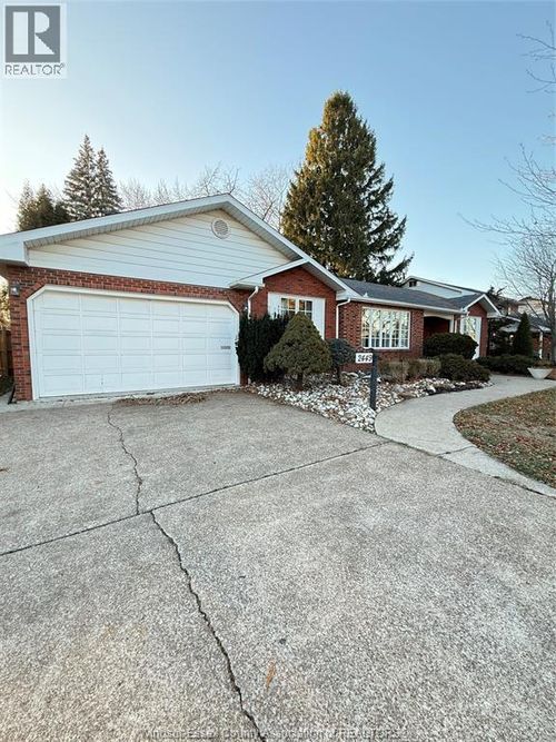 2449 Alexandra Ave, Windsor, ON, N9E2J4 | Card Image