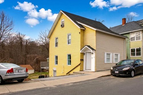 17 Moon St, Southbridge, MA, 01550-1317 | Card Image