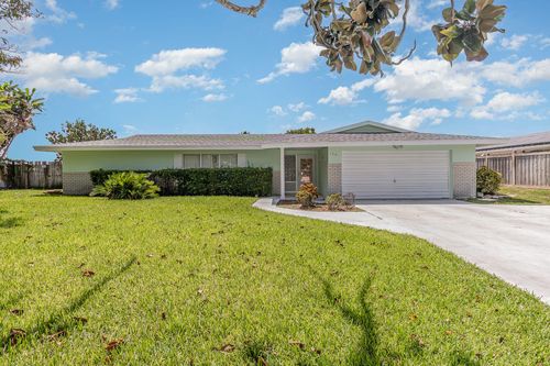 140 Teresa Ln, Merritt Island, FL, 32952-4945 | Card Image