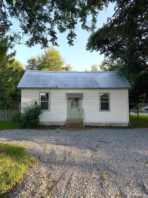 1412 Chestnut St, Jackson, LA, 70748-5822 | Card Image