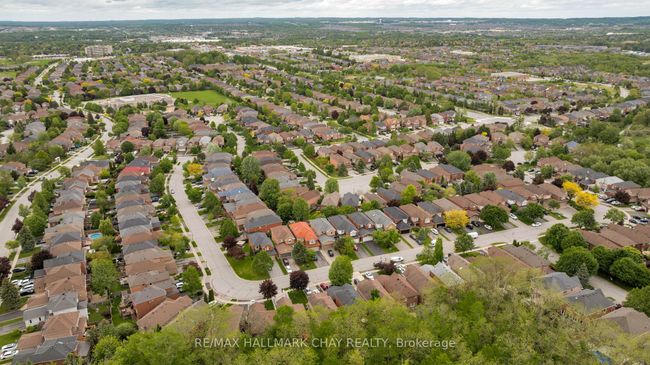 383 Hewitt Cir, House other with 3 bedrooms, 3 bathrooms and 4 parking in Newmarket ON | Image 41