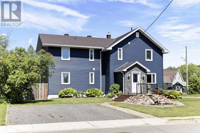 293 Mcgregor Ave, Home with 4 bedrooms, 3 bathrooms and null parking in Sault Ste. Marie ON | Image 1