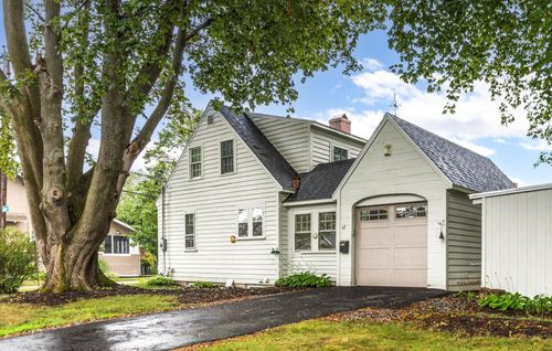 65 Jones Ave, Portsmouth, NH, 03801-5513 | Card Image