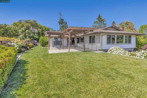 770 Crossbrook Dr, Moraga, CA, 94556-1239 | Card Image