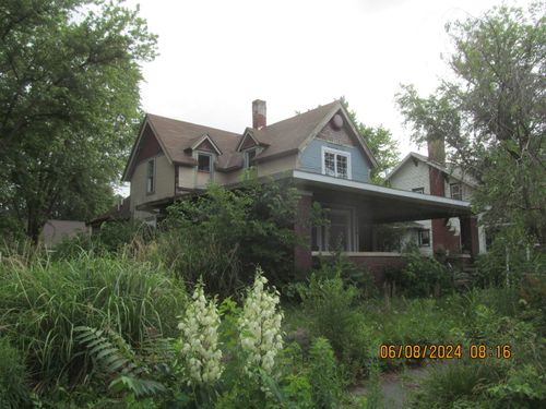 295 W Barnes St, Bushnell, IL, 61422-1216 | Card Image