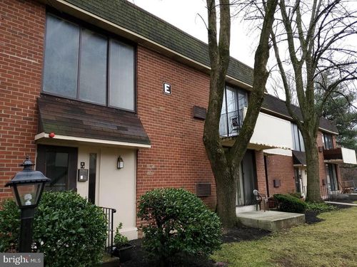 apt-e12-100 E Glenolden Ave, GLENOLDEN, PA, 19036-2212 | Card Image