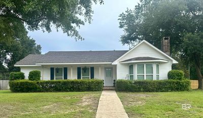 1905 Lapaz Avenue, House other with 3 bedrooms, 2 bathrooms and null parking in Saraland AL | Image 2